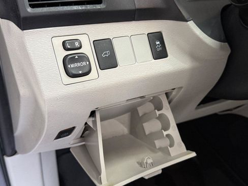 Used 2009 Toyota Venza AWD w/ Comfort Pkg image 18