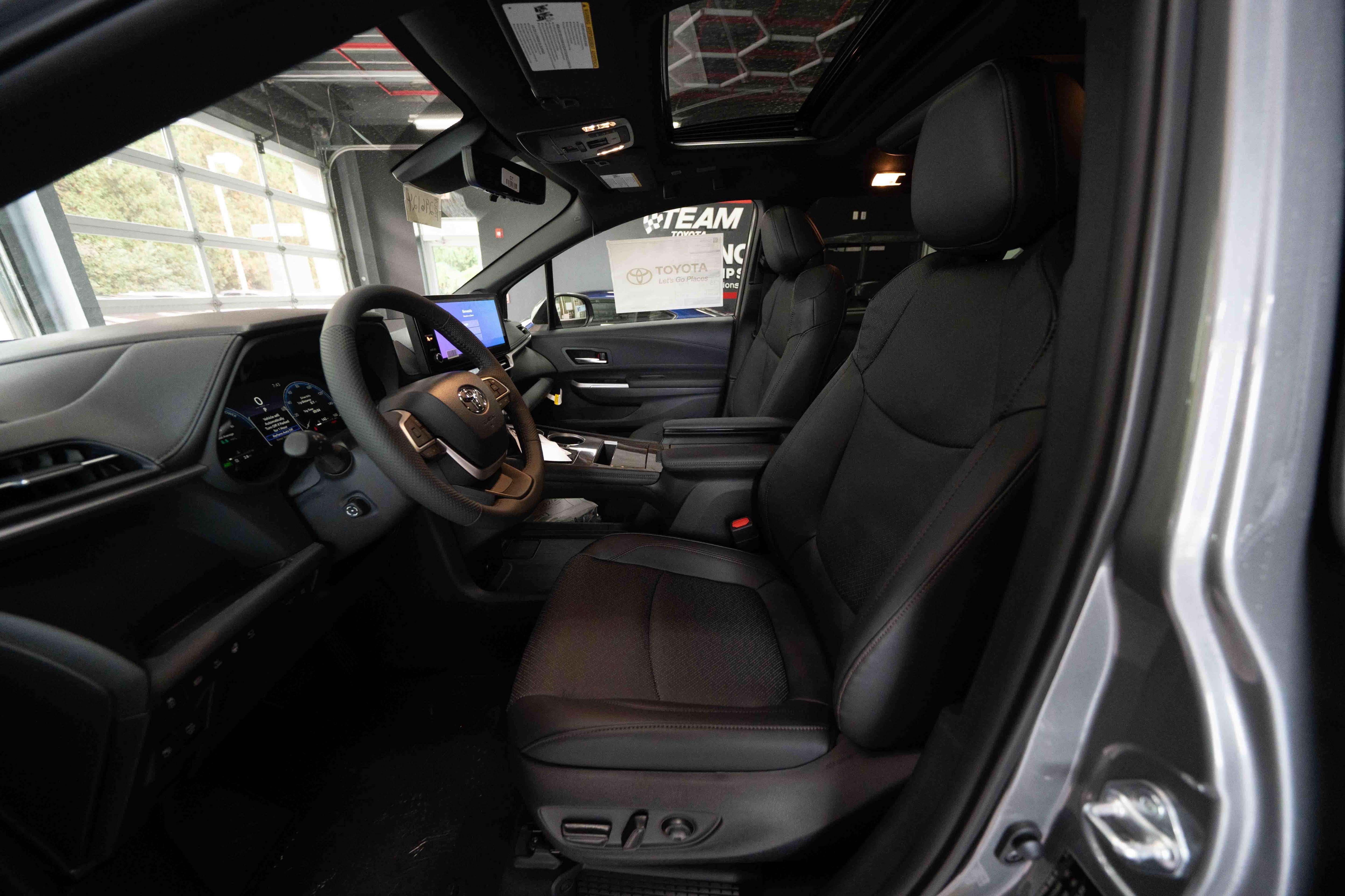 New 2026 Toyota Sienna Platinum AWD/4WD image 9