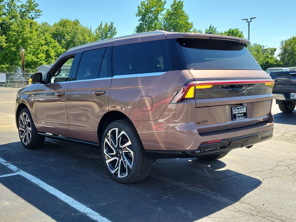 New 2026 Lincoln Navigator Black Label AWD/4WD image 6