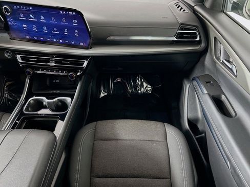 Certified 2024 Chevrolet Traverse LT image 19