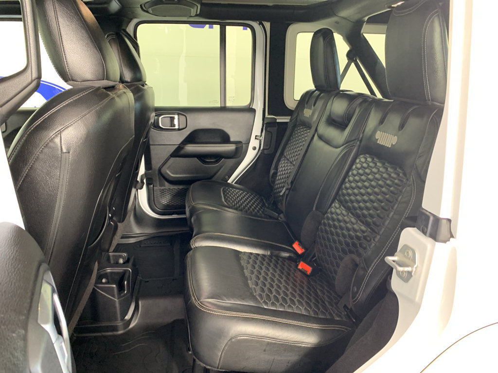 Used 2019 Jeep Wrangler Unlimited Sahara AWD/4WD image 31