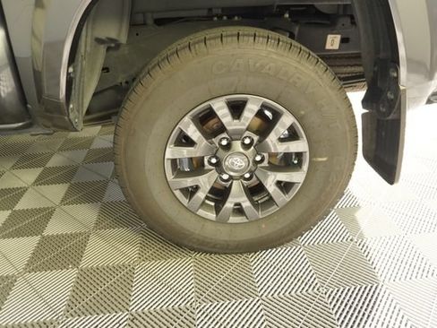 Used 2022 Toyota Tacoma SR5 RWD image 18