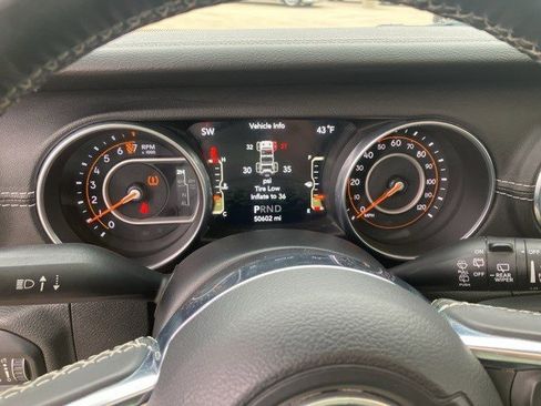 Certified 2018 Jeep Wrangler Unlimited Sahara image 18
