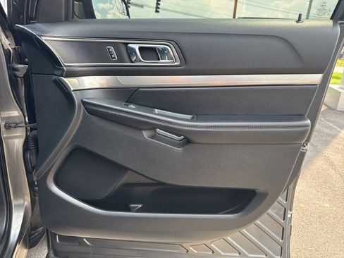 Used 2018 Ford Explorer XLT w/ Equipment Group 202A image 27