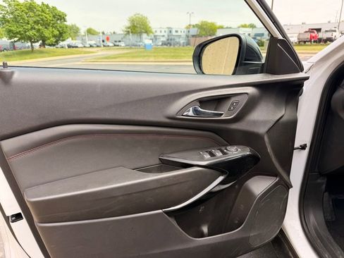 Used 2026 Chevrolet Trax RS FWD image 9