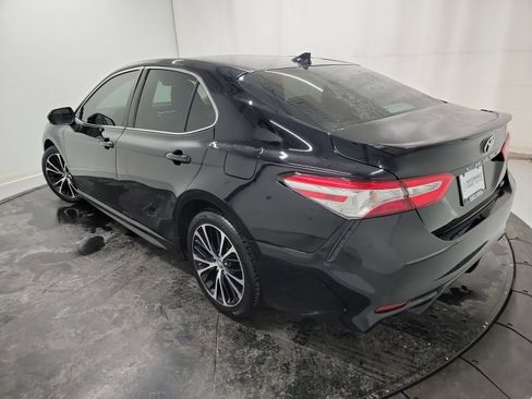 Used 2019 Toyota Camry SE w/ Convenience Package image 6