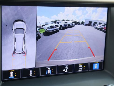 Certified 2022 GMC Acadia Denali w/ Denali Ultimate Package FWD image 17