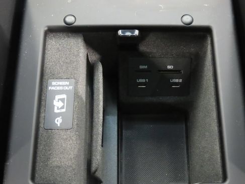 Certified 2026 Porsche Macan AWD/4WD image 30