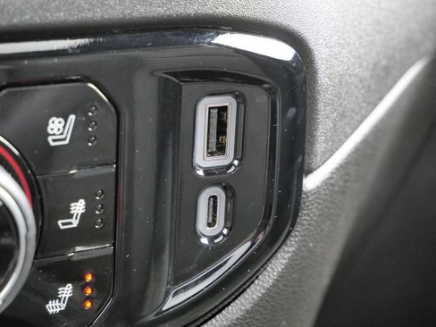 Used 2025 Chevrolet Silverado 2500 ZR2 w/ Technology Package AWD/4WD image 50