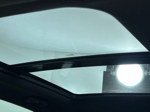 Used 2018 Cadillac XT5 Luxury w/ Driver Awareness Package image 32