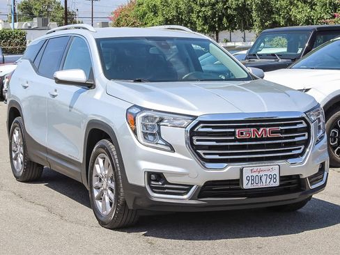 Used 2022 GMC Terrain SLT image 3