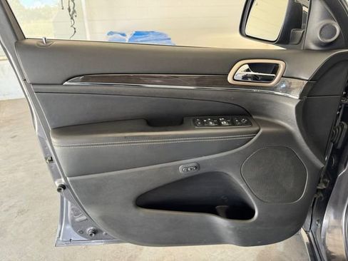 Used 2015 Jeep Grand Cherokee Overland image 5
