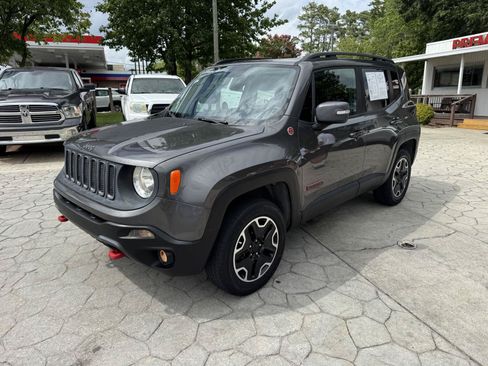Used 2016 Jeep Renegade Trailhawk AWD/4WD image 8