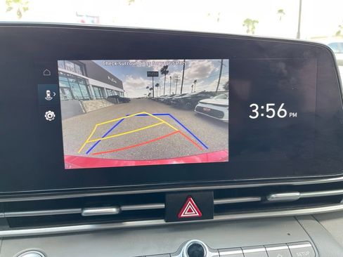 Used 2023 Hyundai Elantra SEL w/ Convenience Package image 12