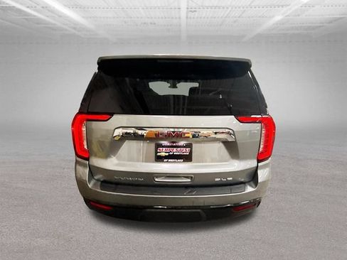 Used 2023 GMC Yukon SLE w/ LPO, Floor Liner Package AWD/4WD image 8