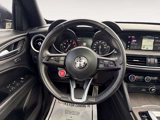 Used 2023 Alfa Romeo Stelvio Ti AWD/4WD image 12