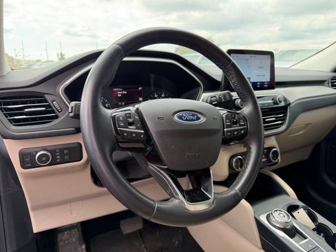 Used 2022 Ford Escape SEL FWD image 13