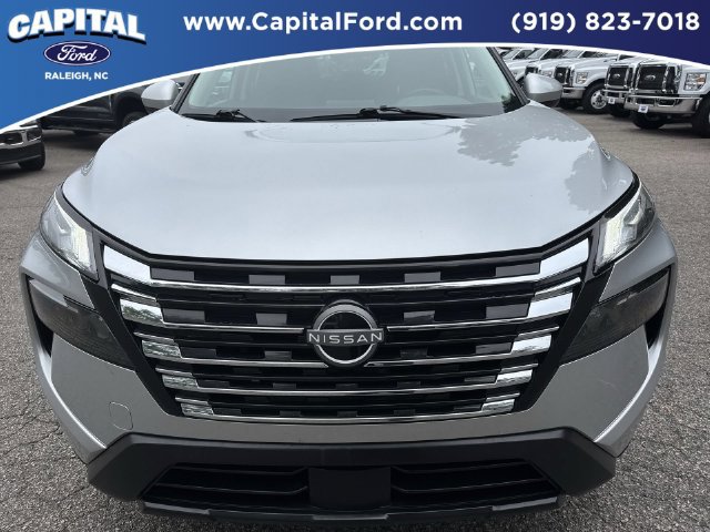 Used 2025 Nissan Rogue SV FWD image 10