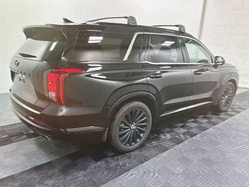 Used 2025 Hyundai Palisade Calligraphy image 2