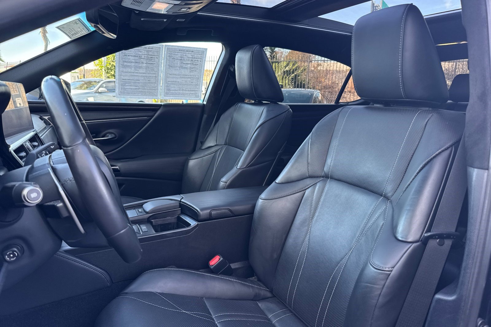 Used 2022 Lexus ES 350 w/ Accessory Package FWD image 5