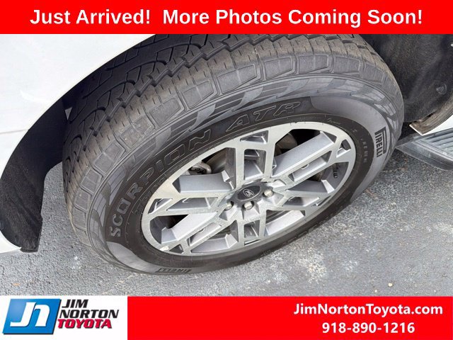 Used 2025 Ford Expedition Active AWD/4WD image 6