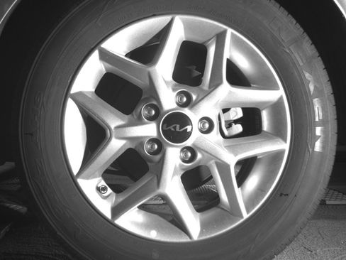 Used 2025 Kia Soul LX w/ LX Technology Package FWD image 21