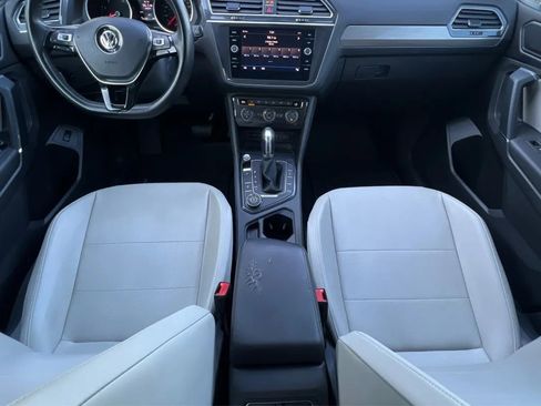 Used 2018 Volkswagen Tiguan SEL w/ 3rd Row Seat Package AWD/4WD image 30