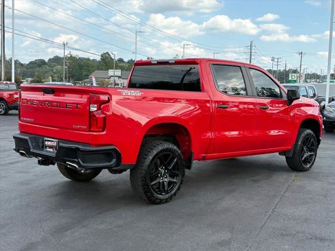 Used 2021 Chevrolet Silverado 1500 Custom Trail Boss w/ LPO, Dark Essentials Package image 3