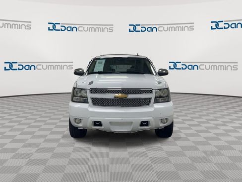 Used 2007 Chevrolet Tahoe LTZ w/ LTZ Preferred Equipment Group AWD/4WD image 3