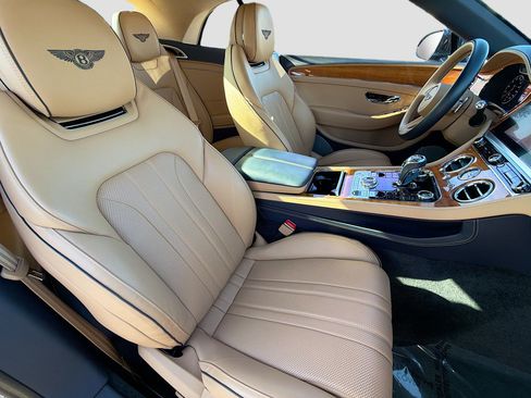 Used 2021 Bentley Continental GT image 15