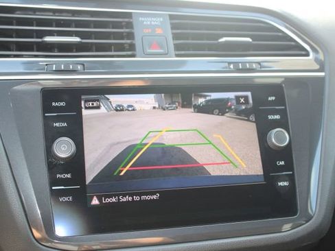Used 2021 Volkswagen Tiguan SE R-Line FWD image 28