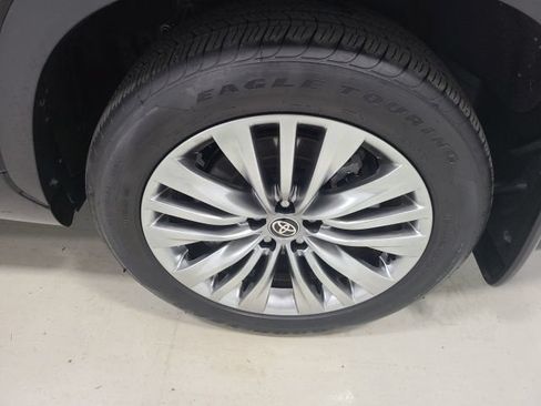 Used 2026 Toyota Highlander Platinum AWD/4WD image 47