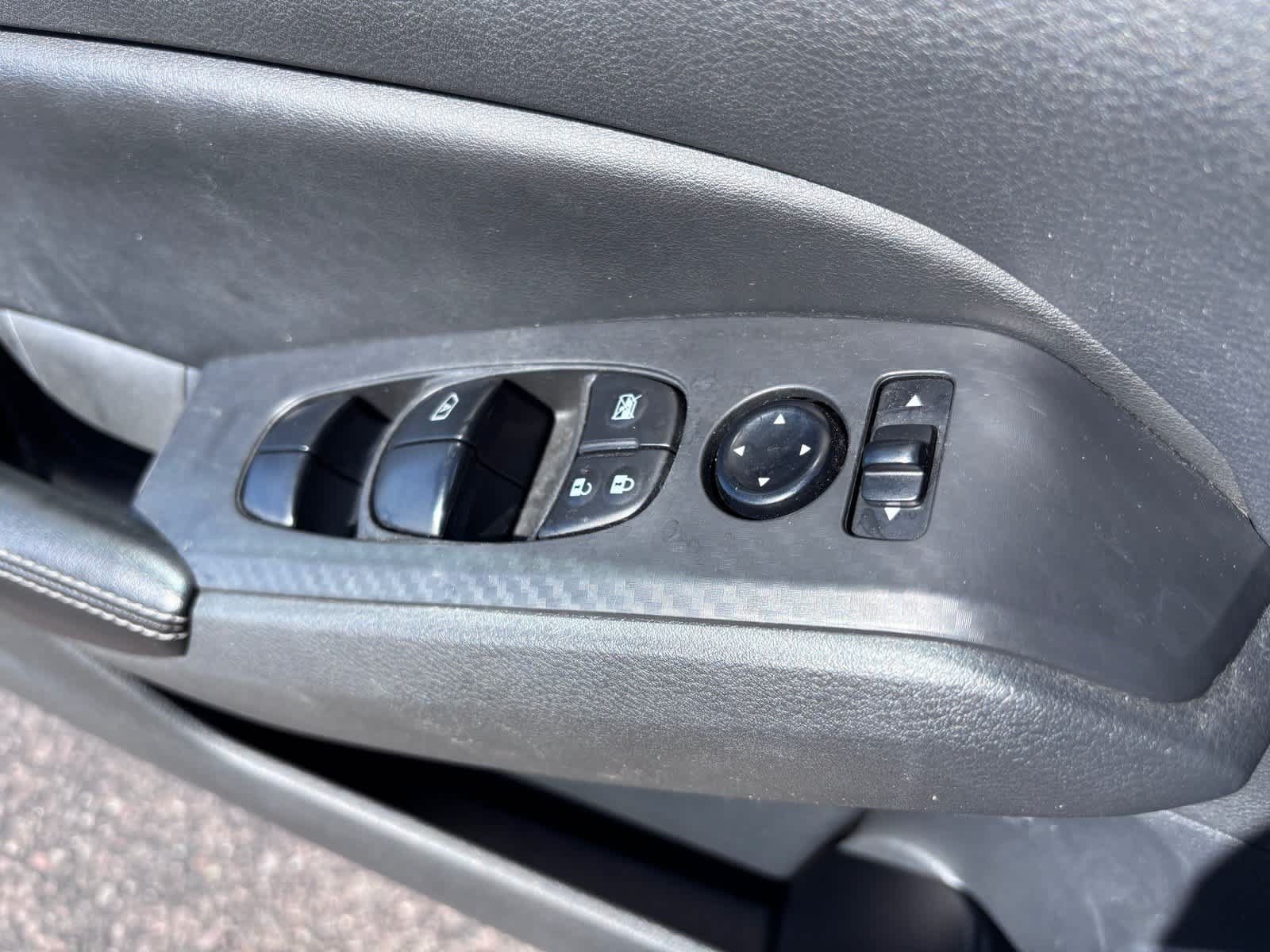 Used 2024 Nissan Altima 2.5 SV FWD image 18