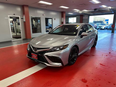 Used 2024 Toyota Camry XSE FWD image 7