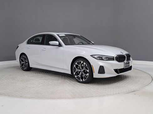 Used 2026 BMW 330i Sedan w/ Convenience Package RWD image 35