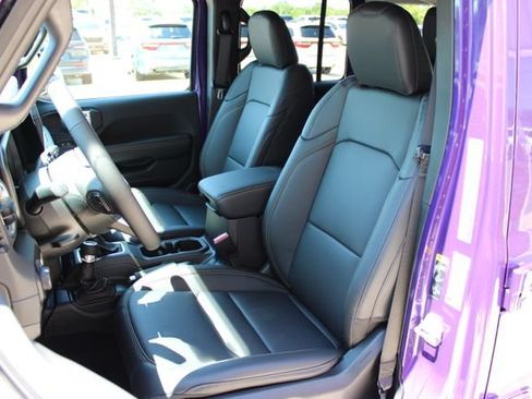 New 2026 Jeep Wrangler Unlimited Sahara AWD/4WD image 16