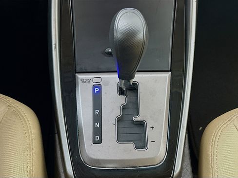 Used 2013 Hyundai Elantra GLS w/ Preferred Pkg image 22