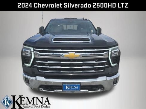 Used 2024 Chevrolet Silverado 2500 LTZ w/ LTZ Premium Package image 3