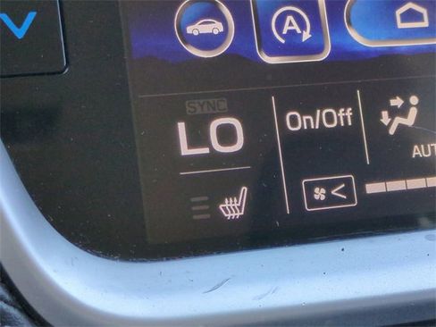 Used 2020 Subaru Outback Premium image 26