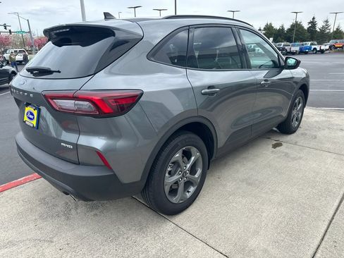 Used 2025 Ford Escape ST-Line AWD/4WD image 4