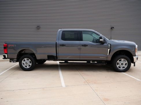New 2026 Ford F250 XLT AWD/4WD image 2