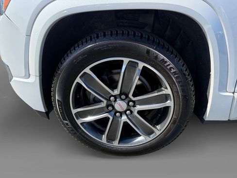 Used 2017 GMC Acadia Denali w/ Technology Package AWD/4WD image 9