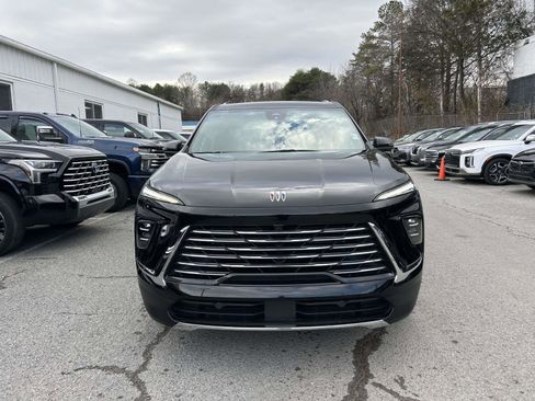 Used 2025 Buick Enclave Preferred image 8