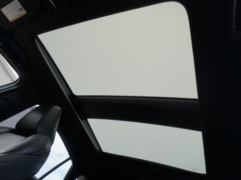 Used 2021 Toyota Venza Limited w/ Advanced Technology Package image 22