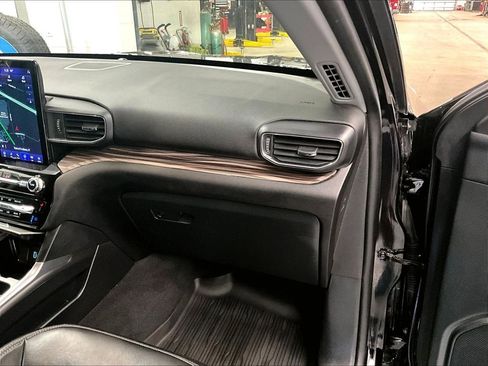 Used 2023 Ford Explorer Limited w/ Limited Technology Package AWD/4WD image 13