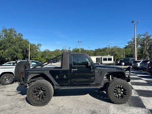 Used 2016 Jeep Wrangler Unlimited Sahara AWD/4WD image 6