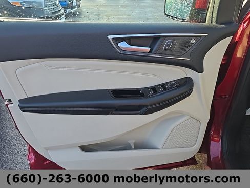 Used 2019 Ford Edge Titanium w/ Equipment Group 301A image 8