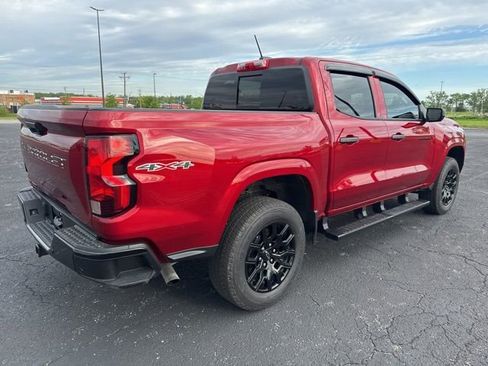 Used 2026 Chevrolet Colorado W/T AWD/4WD image 4
