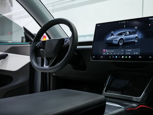 Used 2026 Tesla Model Y 2WD image 69