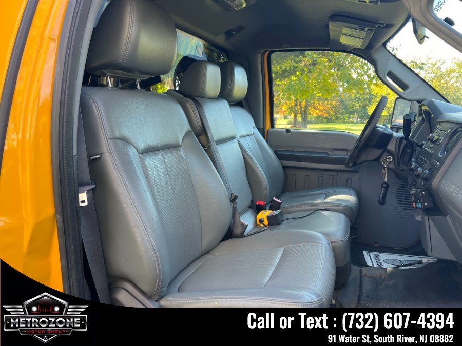 Used 2011 Ford F550 4x4 Regular Cab Super Duty w/ Payload Upgrade Pkg image 27